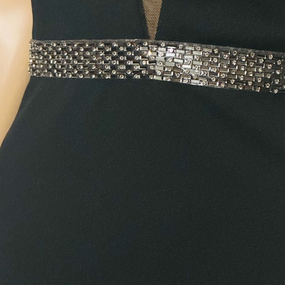 Elegant & Sleek Plunging V-Neck Dress – Worn Once! - Picture 6 of 8